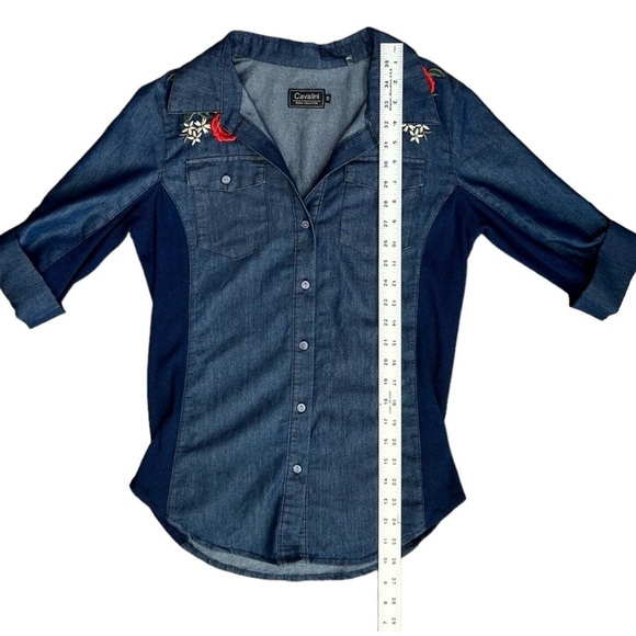 CAVALINI Blue Chambray Red Rose Embroidered Top Roll Tab Sleeve Button Up sz S - Picture 4 of 9